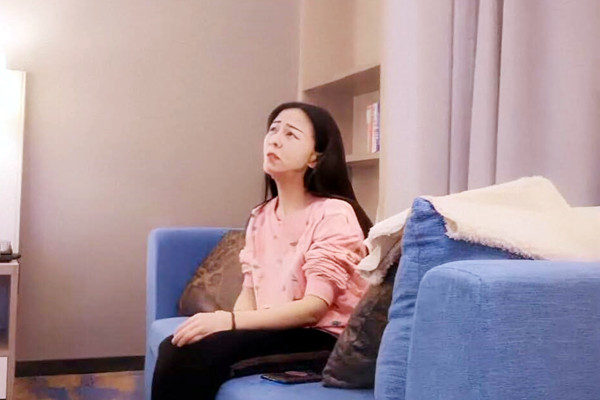 粉衣可 爱 又 听 话 翘 臀 美 腿身 材苗 条 后 入 啪 啪